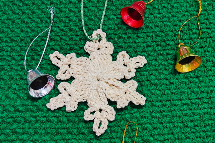 Easy One Round Crochet Snowflake